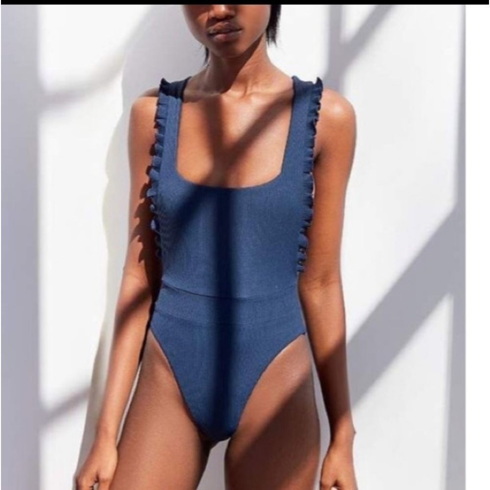 NWT! chloé rose bathing suit